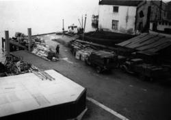 Tysk krigsmateriell på fergekaia.