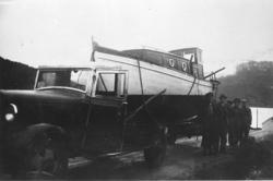 Motorbåter på Eikesdalsvatnet. 1. Trond Reitan selger båten 