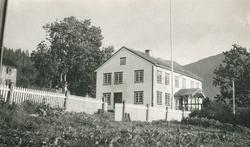 ..(Se Romsdalsmuseets årbok 2001)