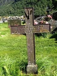 Gravminne til Peder P Oppigard og Trygve P Oppigard.