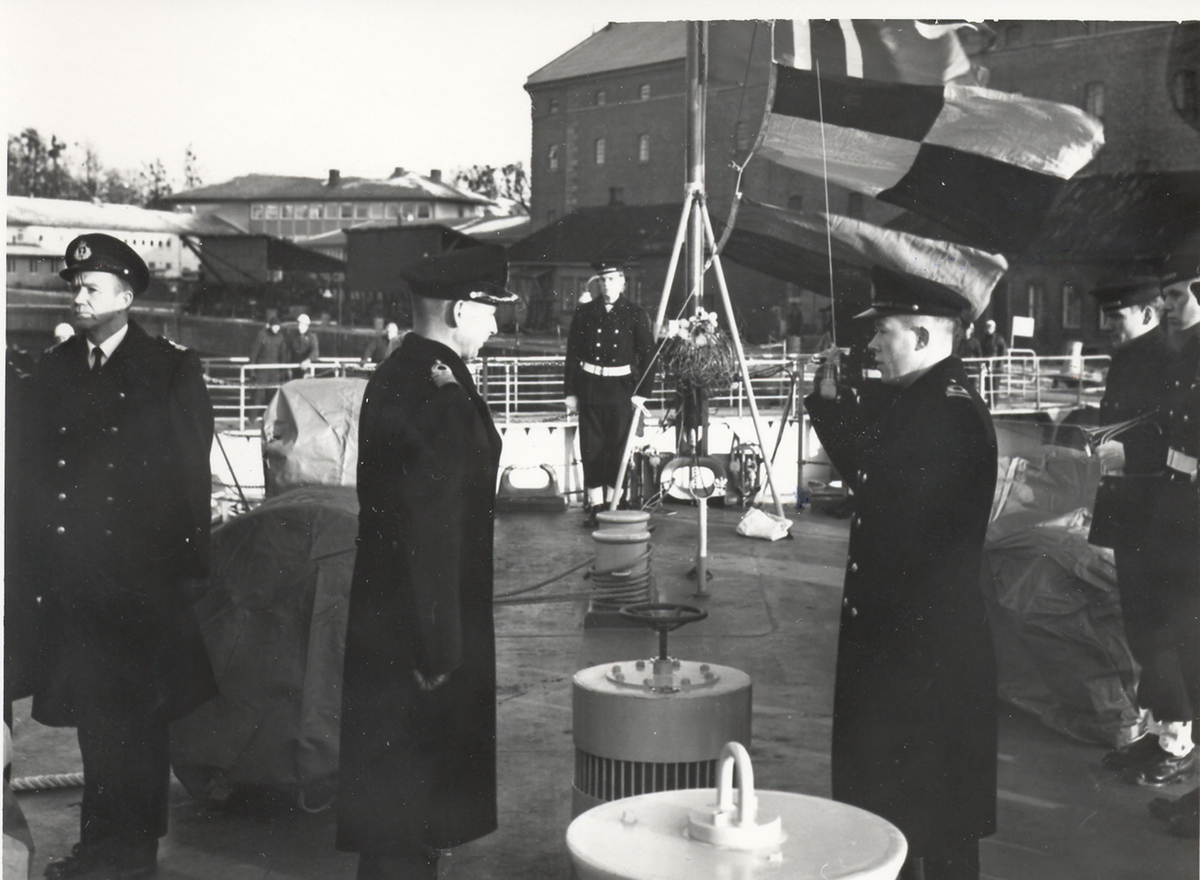 Oslo-kl.fregatt KNM "Stavanger". Bilder fra heisingen av kommando, 08/12 1967. Fra seremonien ved kommandoheisingen.