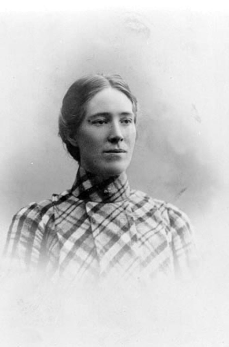 Portrett, lærer Sigrid Olsen f.1878, lærer på Årengen fra 1910, Nes, Hedmark.