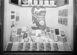 Butikkvindu hos F. Bruns Bokhandel