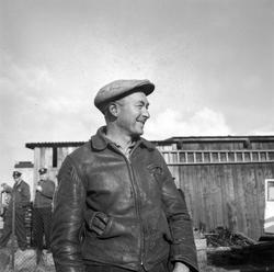 Peder Haugnes ved brannstedet, kai 23 hos Arne Bjørseth A/S.