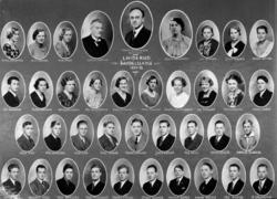 Stor gr: skoleelever, montasje, Linderud handelsskole, Hamar