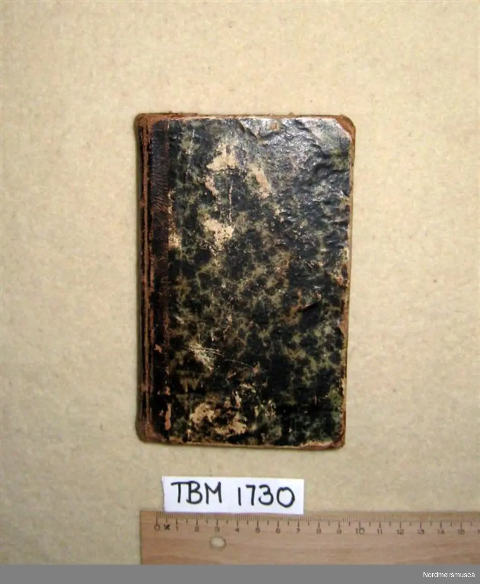 Lita, slitt bok med marmorert stivbind og skinnrygg