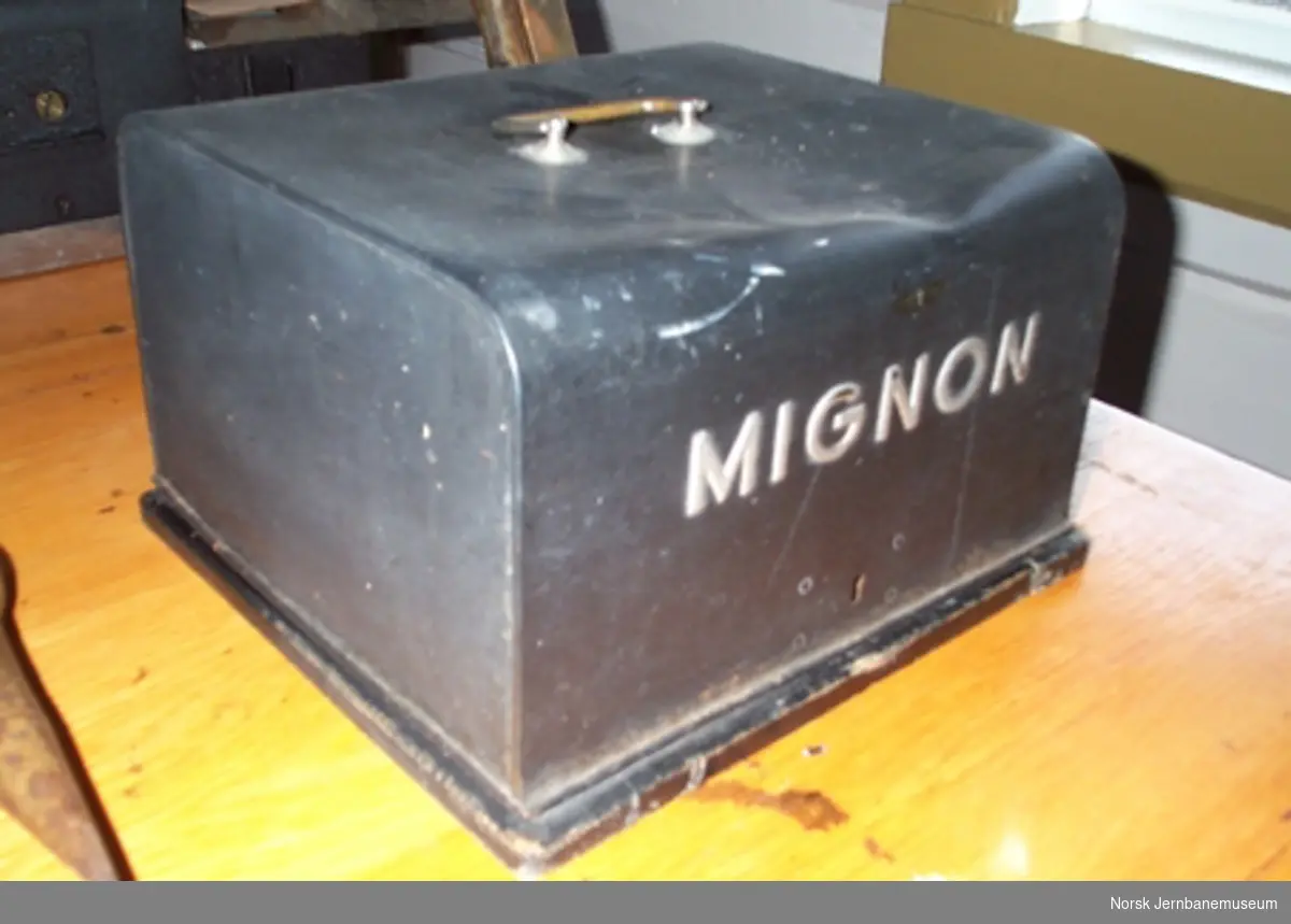 Skrivemaskin "Mignon" modell 3