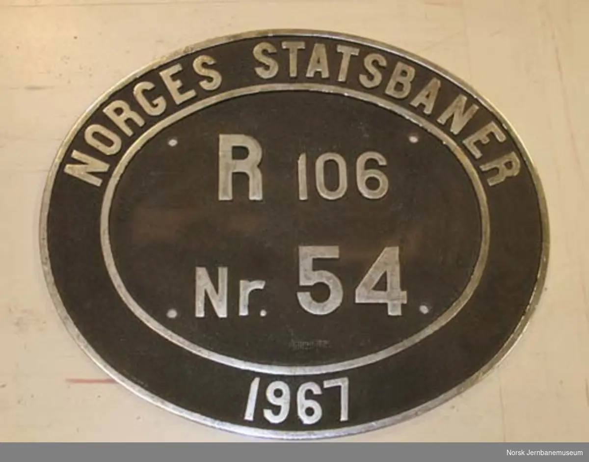 Nummerskilt fra apparatvogn til omformer nr. 54 : Norges Statsbaner R106 nr. 54