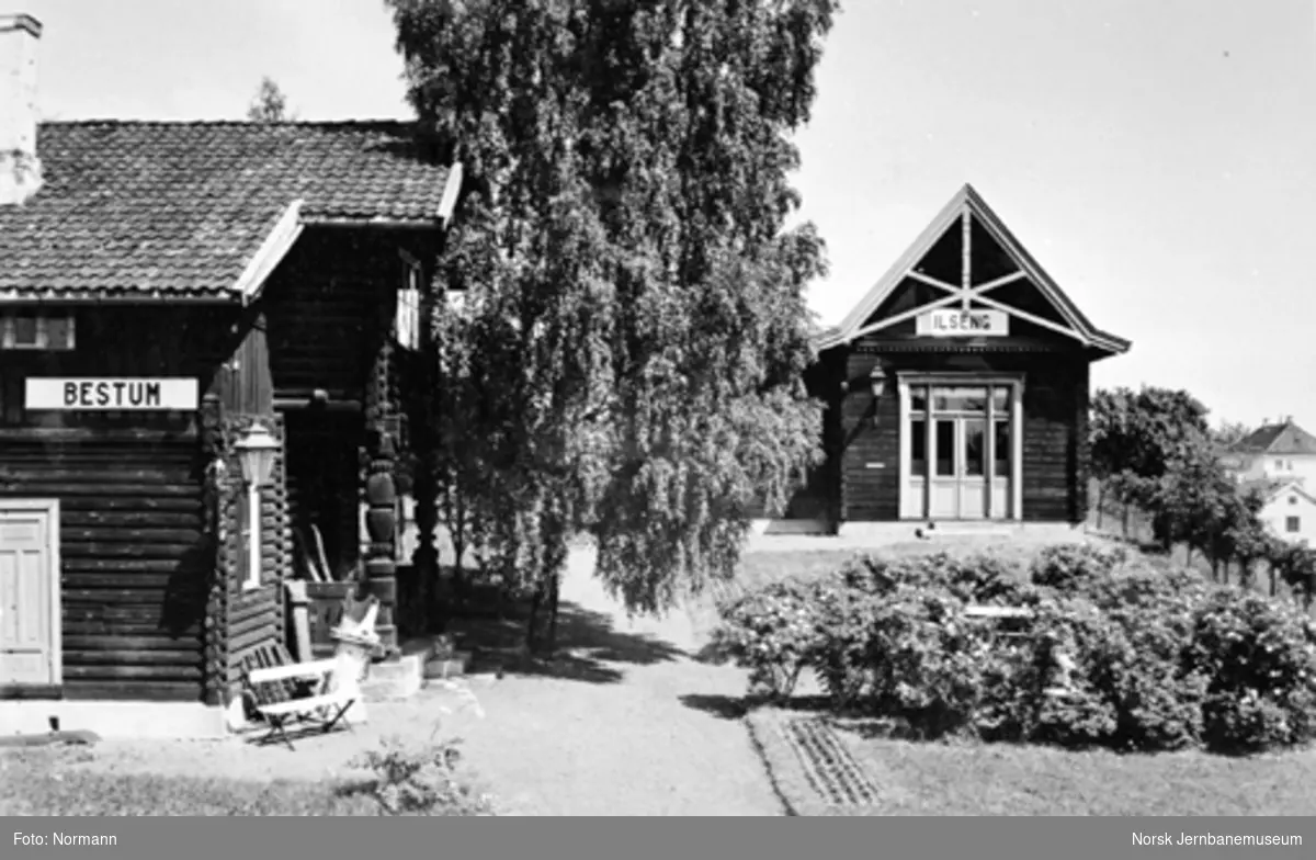 Jernbanemuseet på Disen : Bestum og Ilseng stasjonsbygninger