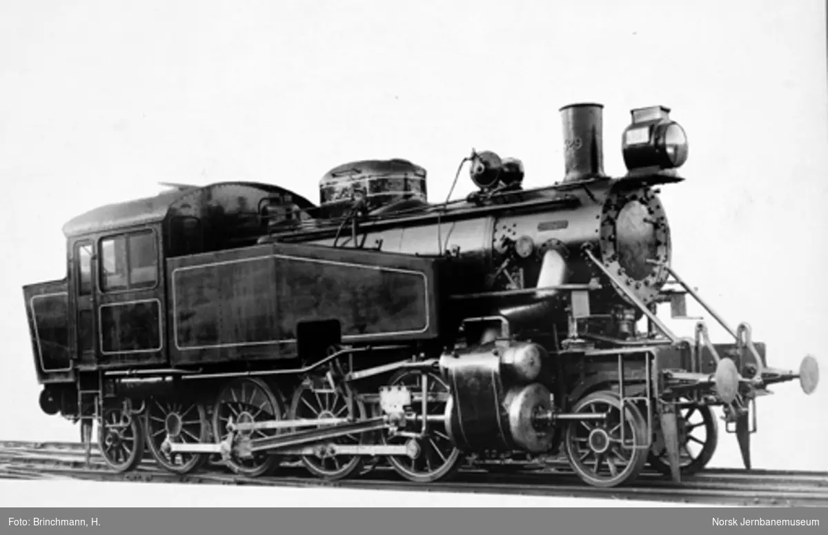 NSB damplokomotiv type  34a nr. 329 ved leveransen