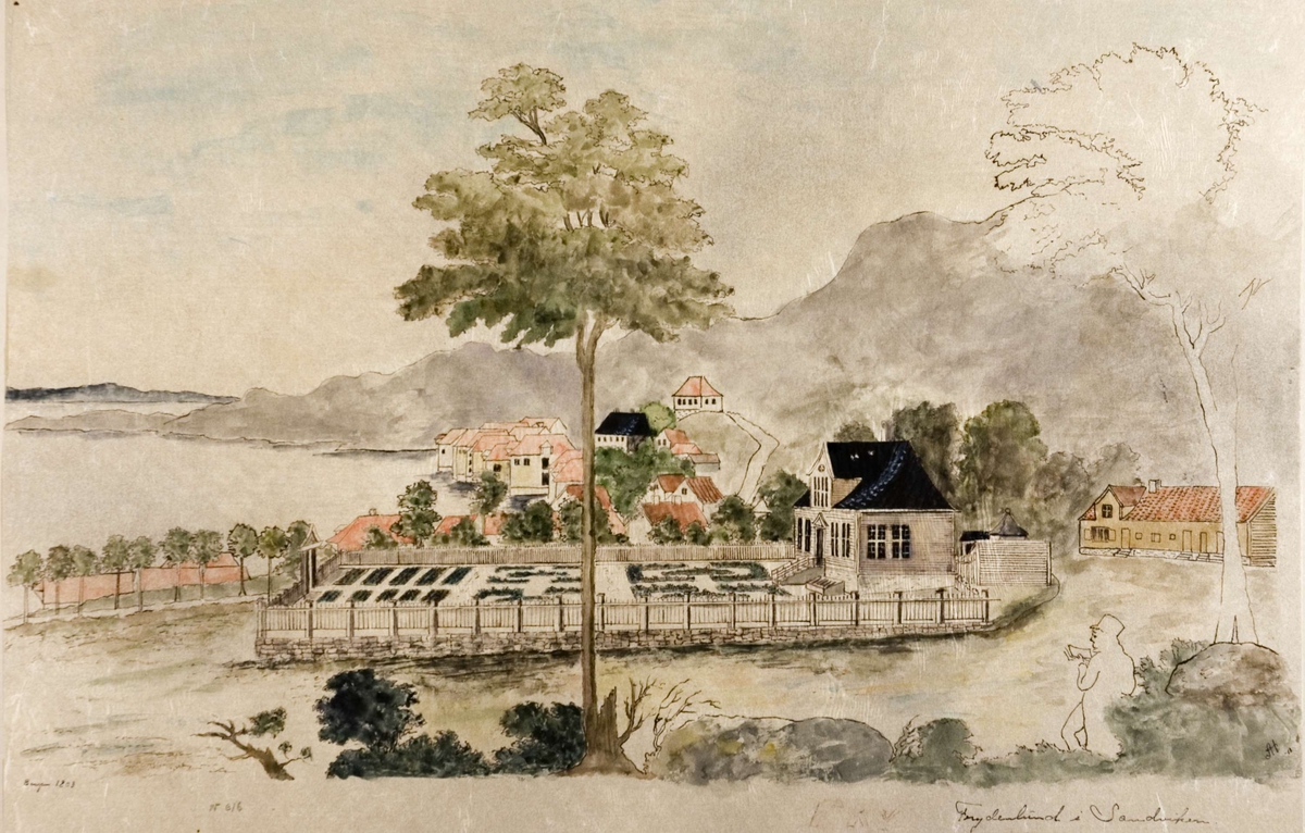 Kystlandskap med trebygninger i Sandviken, Bergen. Villa med hage bak plankegjerde og sjøboder